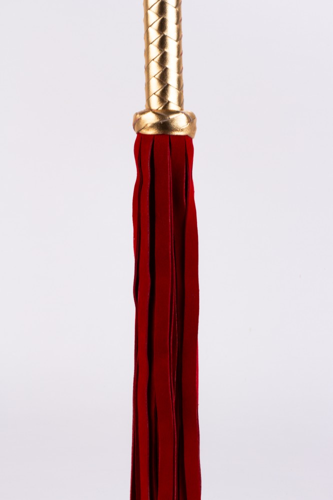 Metallic leather handle flogger with suede falls, red, 18"
