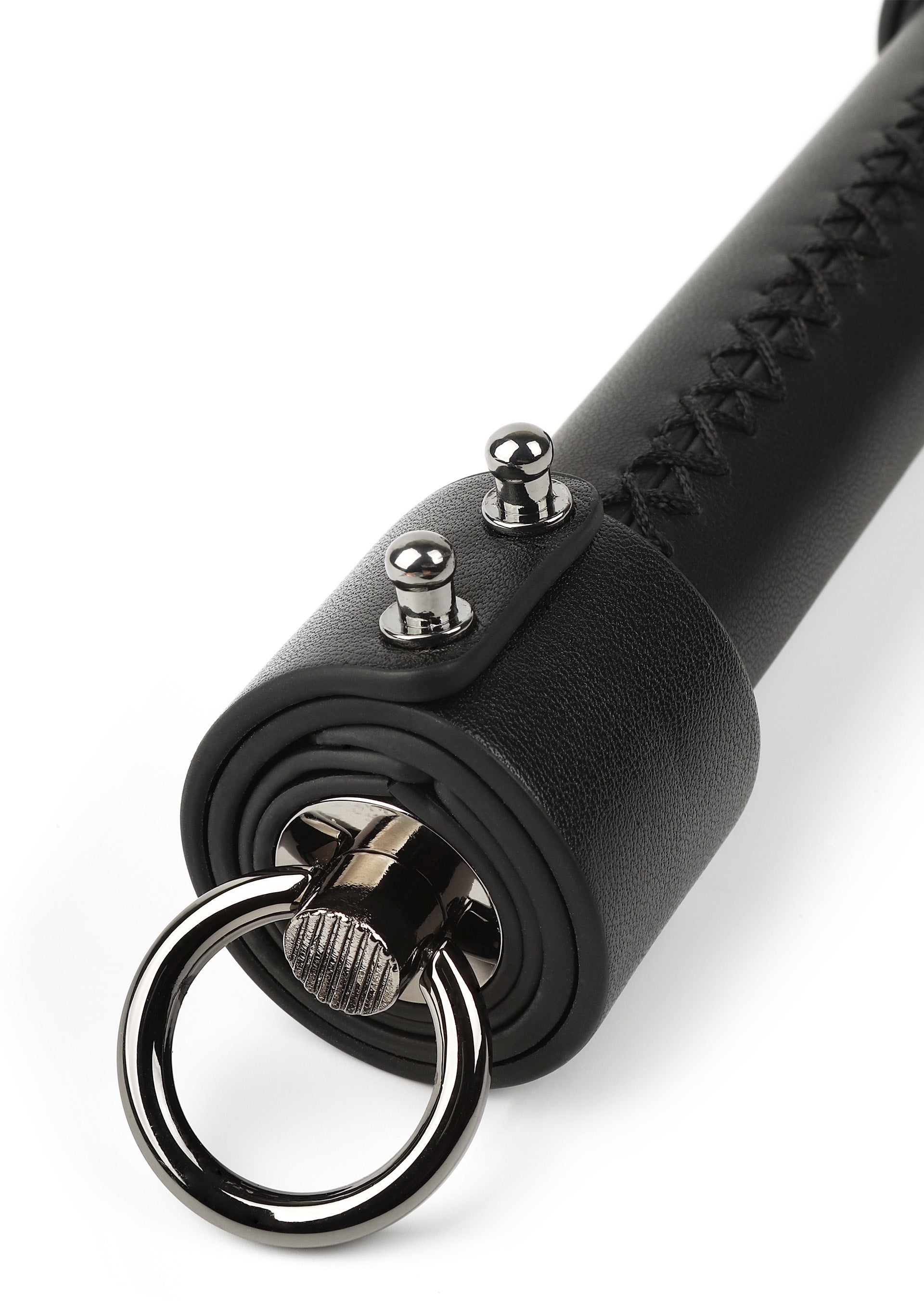Whip with genuine black leather knot