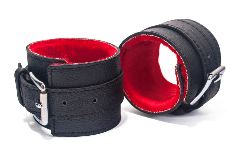 Black full-grain leather handcuffs